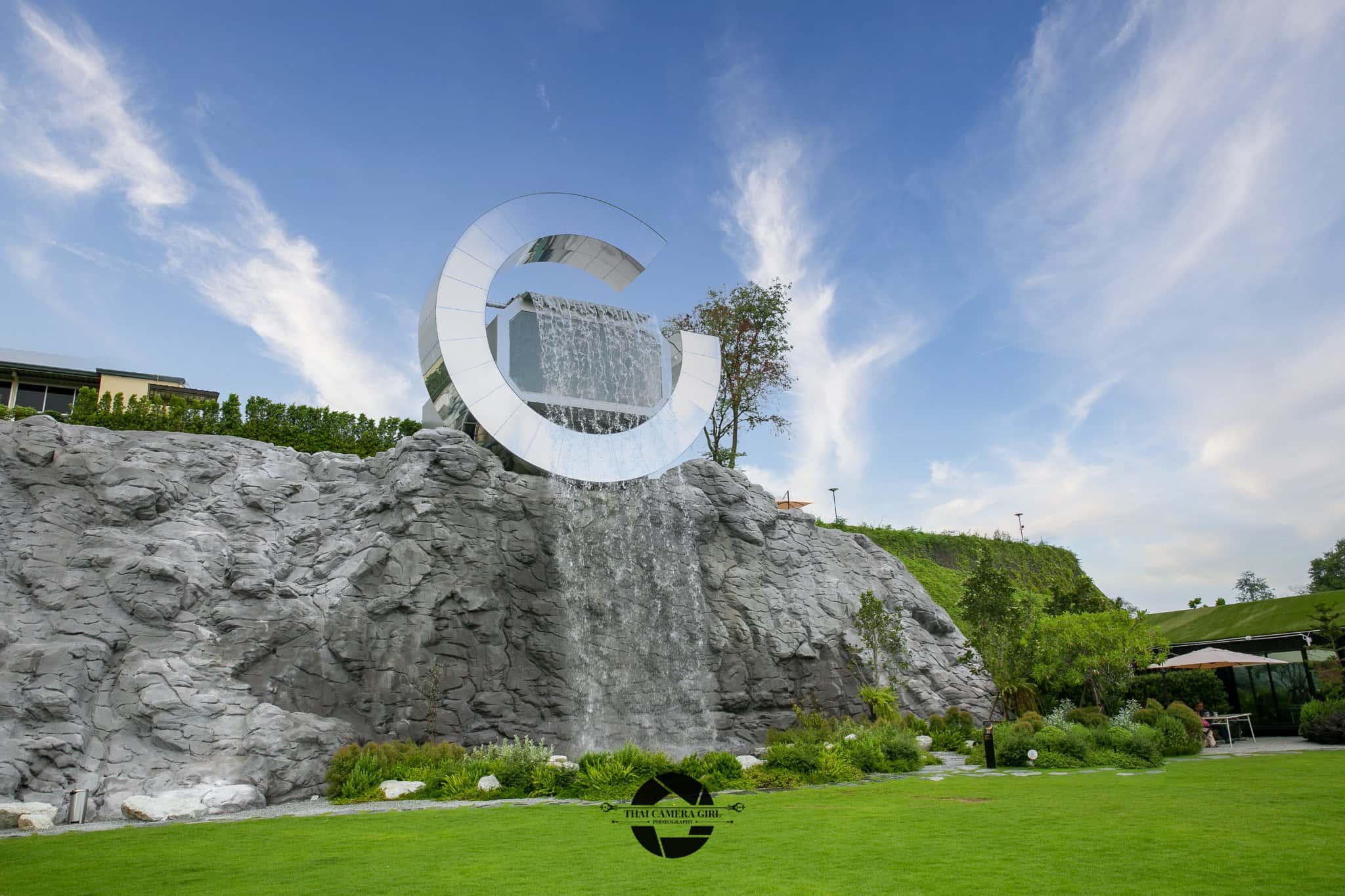 LOF LAND 太空峽谷咖啡廳：芭達雅推薦獨特景點，網美咖啡廳